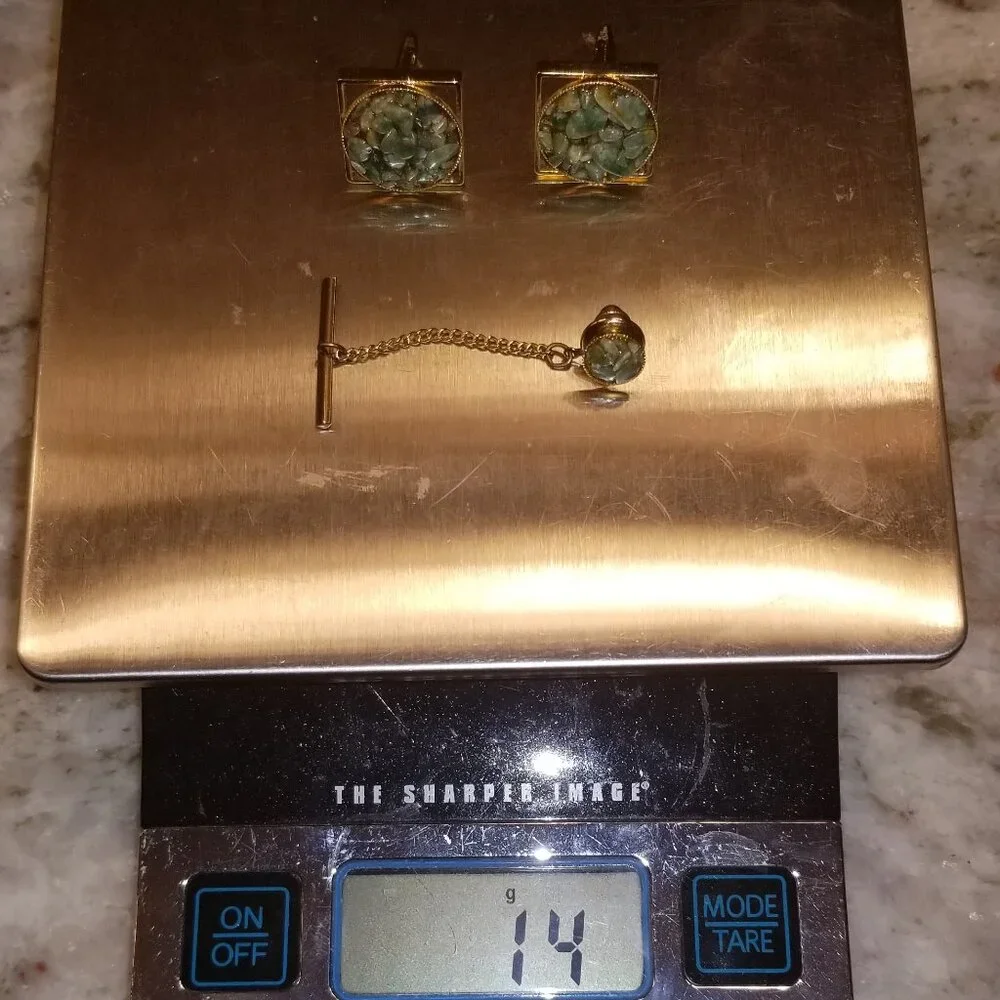 VINTAGE MAYORS GREEN STONE GOLD COLORED METAL CUFFLINKS TIE CLIP